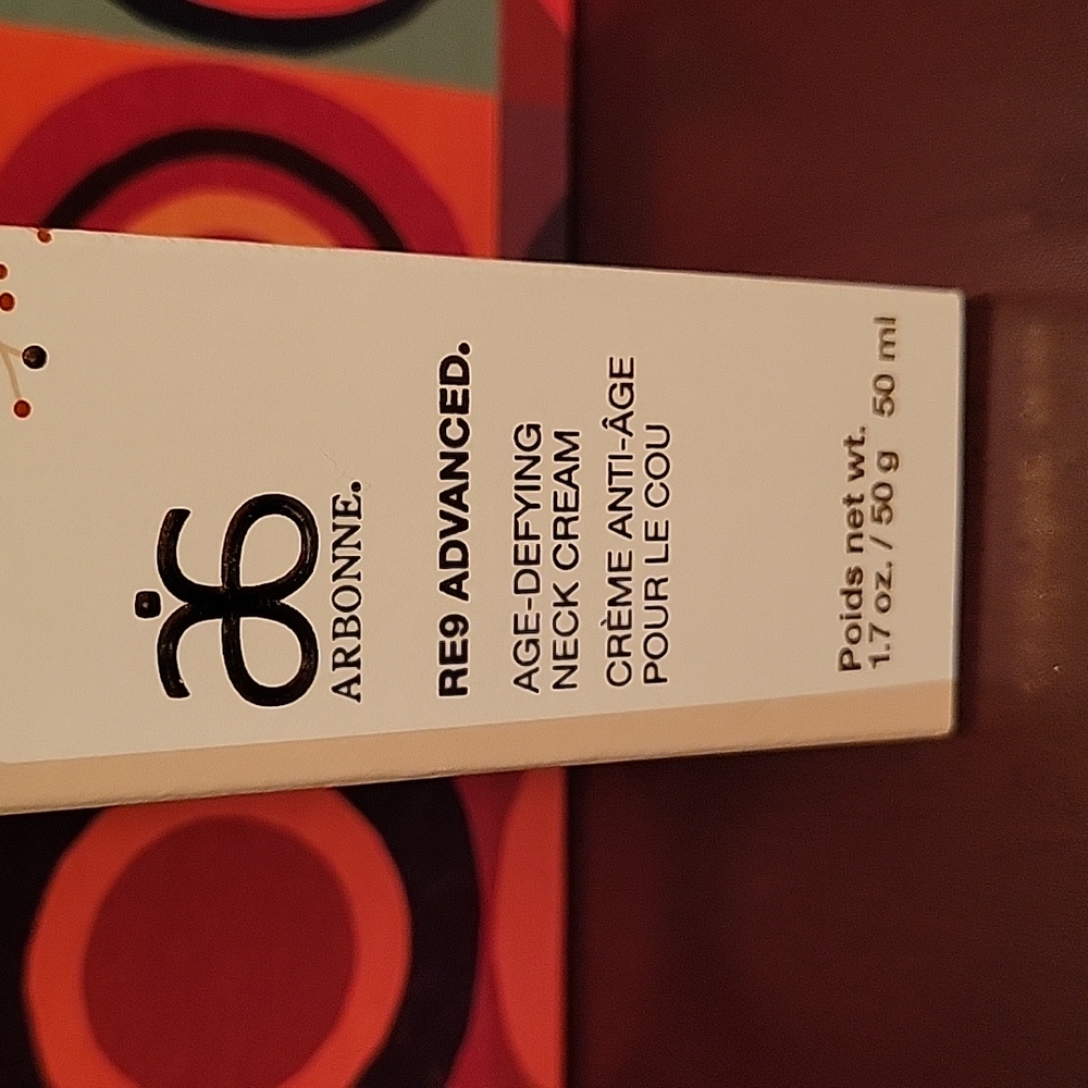 ARBONNE AGE DEFYING NECK CREAM - Picture 2 of 8